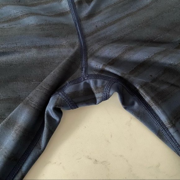 Lululemon | Top Speed Crops Good Vibes Deep Navy Black Size 4 - Picture 9 of 9